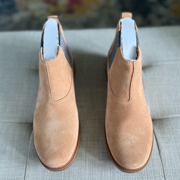 NWT Sorel Emelie Chelsea Booties - Picture 2 of 9